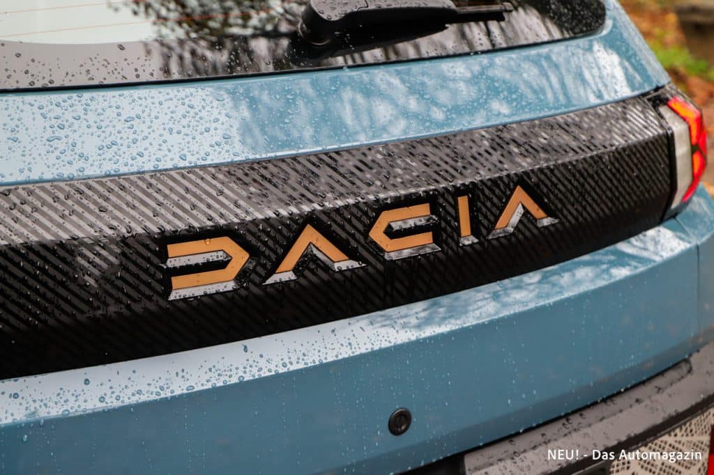 Dacia Schriftzug