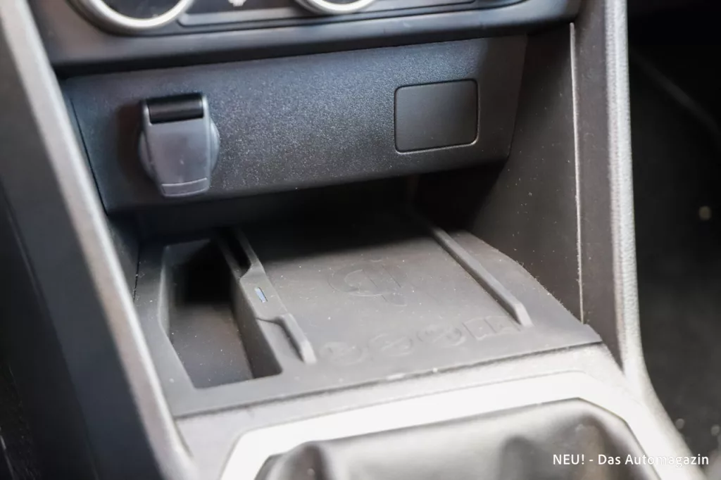 Dacia Sandero MJ 2025 Induktive Ladestation