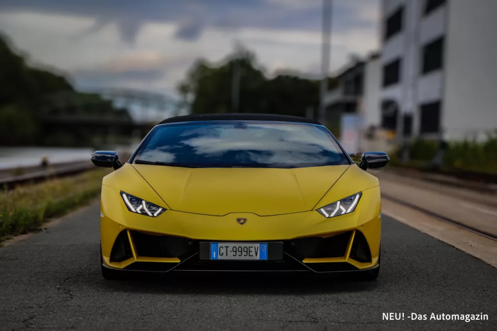 Lamborghini Huracán Evo vorne