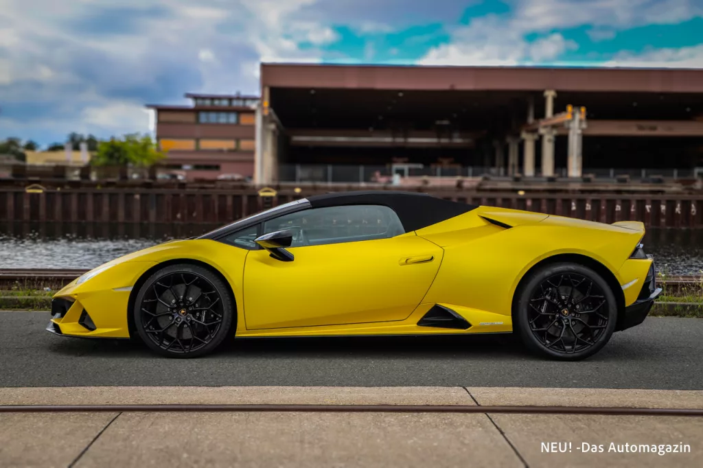Lamborghini Huracán Evo Seite Verdeck geschlossen