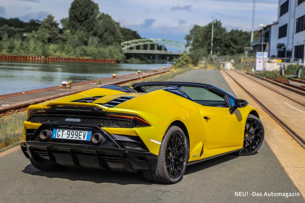 Lamborghini Huracán Evo seitlich hinten