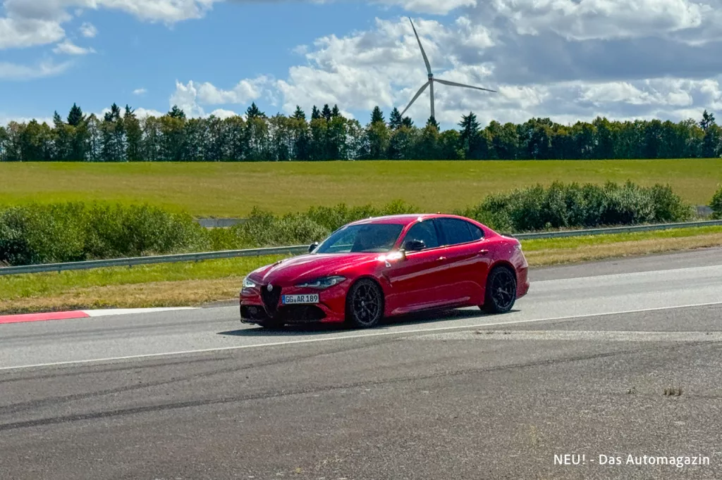 Alfa Romeo Giulia Quadrifoglio Track