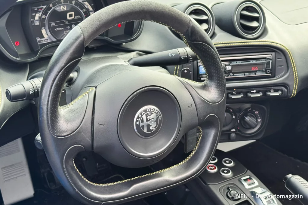 Alfa Romeo 4C Spider Lenkrad