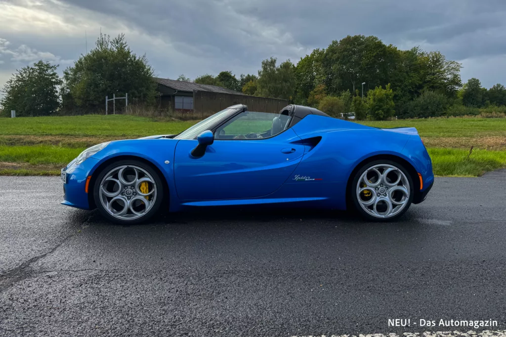 Alfa Romeo 4C Spider Misanoblau