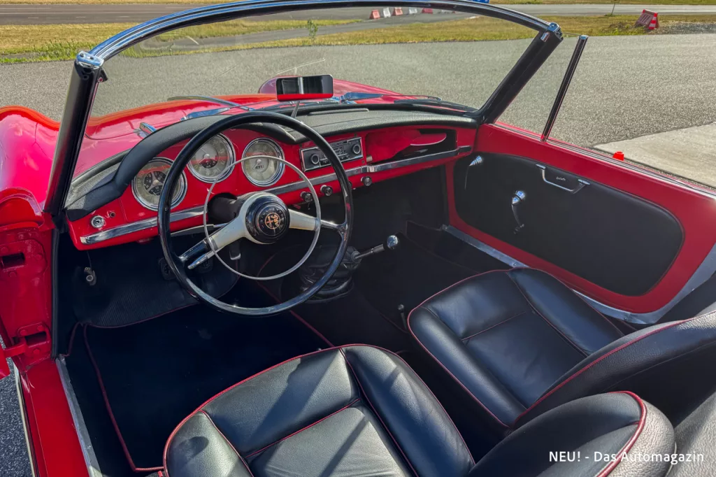 Alfa Romeo Giulietta Spider Innenraum