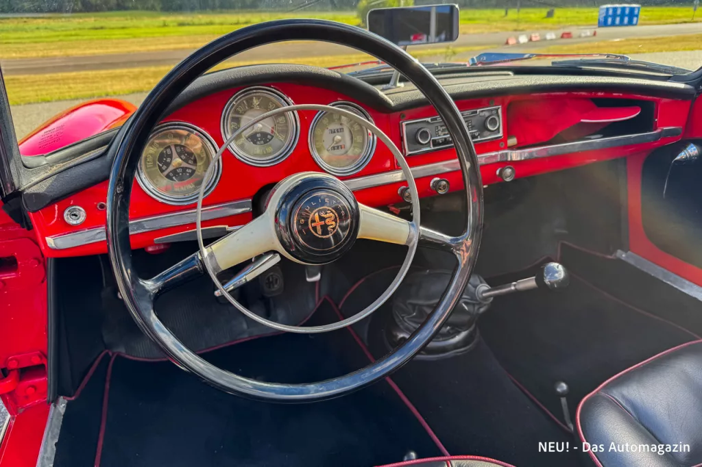 Alfa Romeo Giulietta Spider Lenkrad
