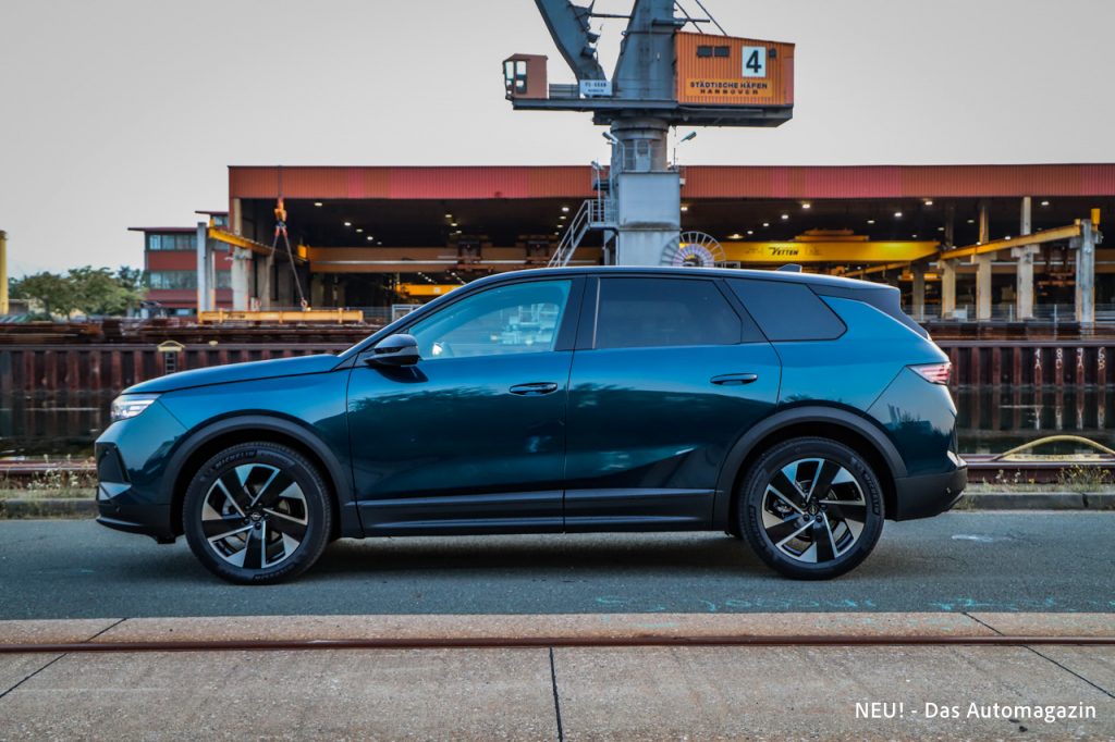 Opel Grandland Hybrid Seite