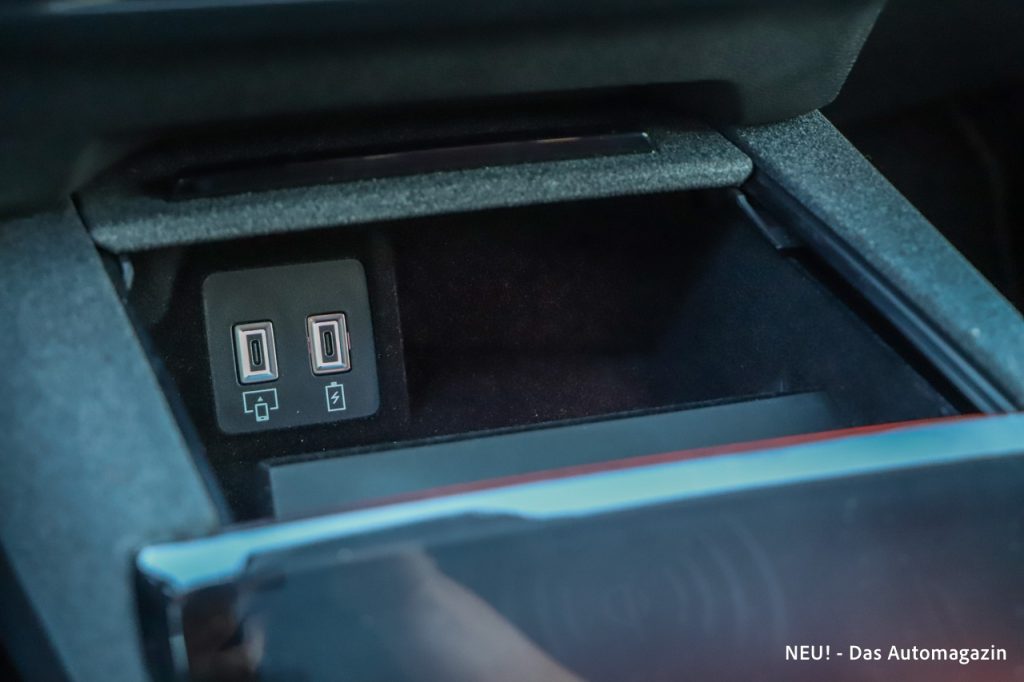 Opel Grandland Hybrid USB-C Slots