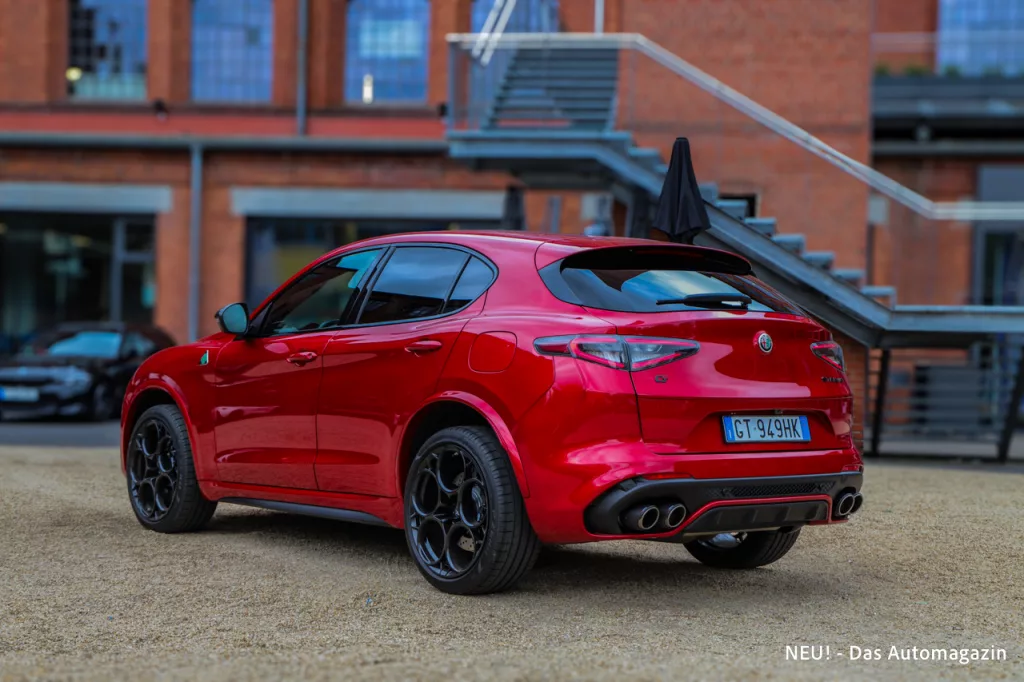 Alfa Romeo Super Sport Stelvio rear