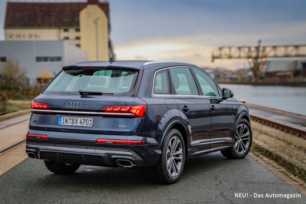 Audi Q7 2025 schräg hinten