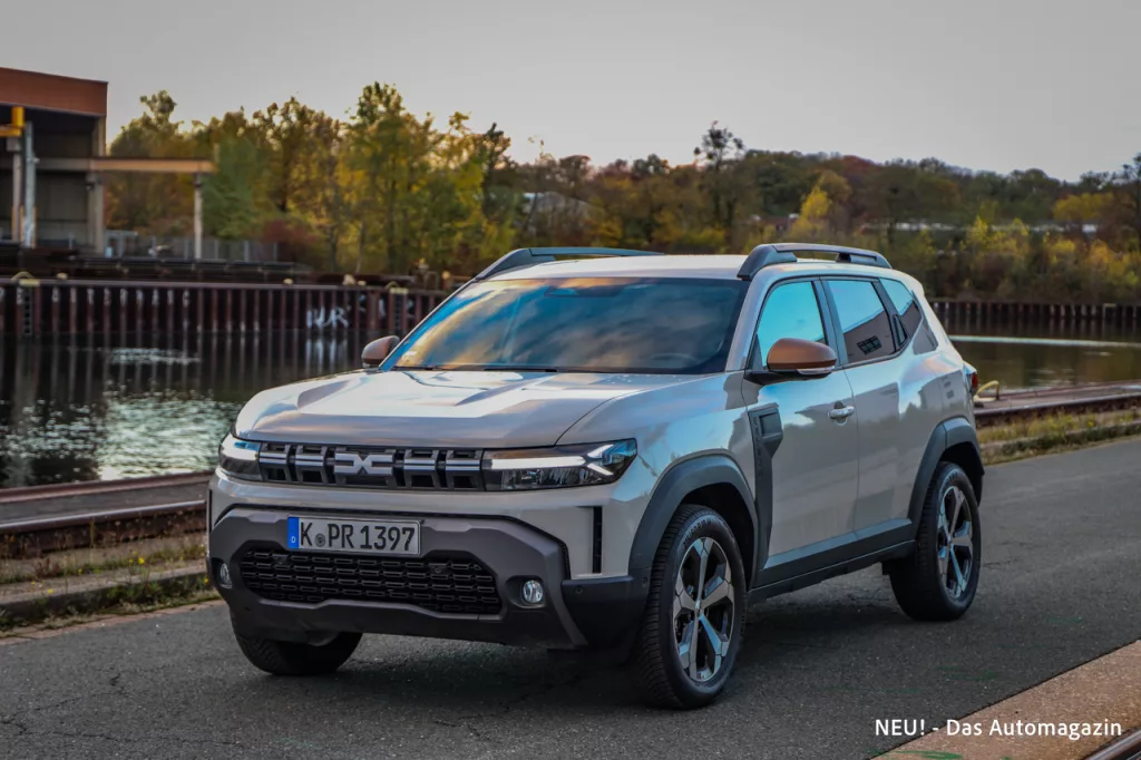 Dacia Duster 4x4 schräg vorne