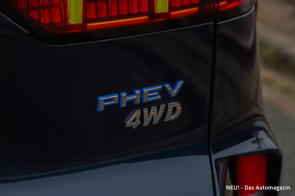 PHEV 4WD Badge