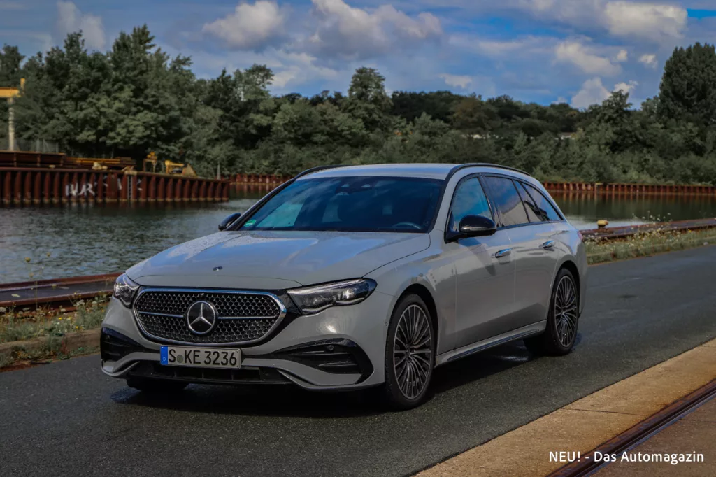 Mercedes-Benz E450d 4Matic T-Modell schräg vorne