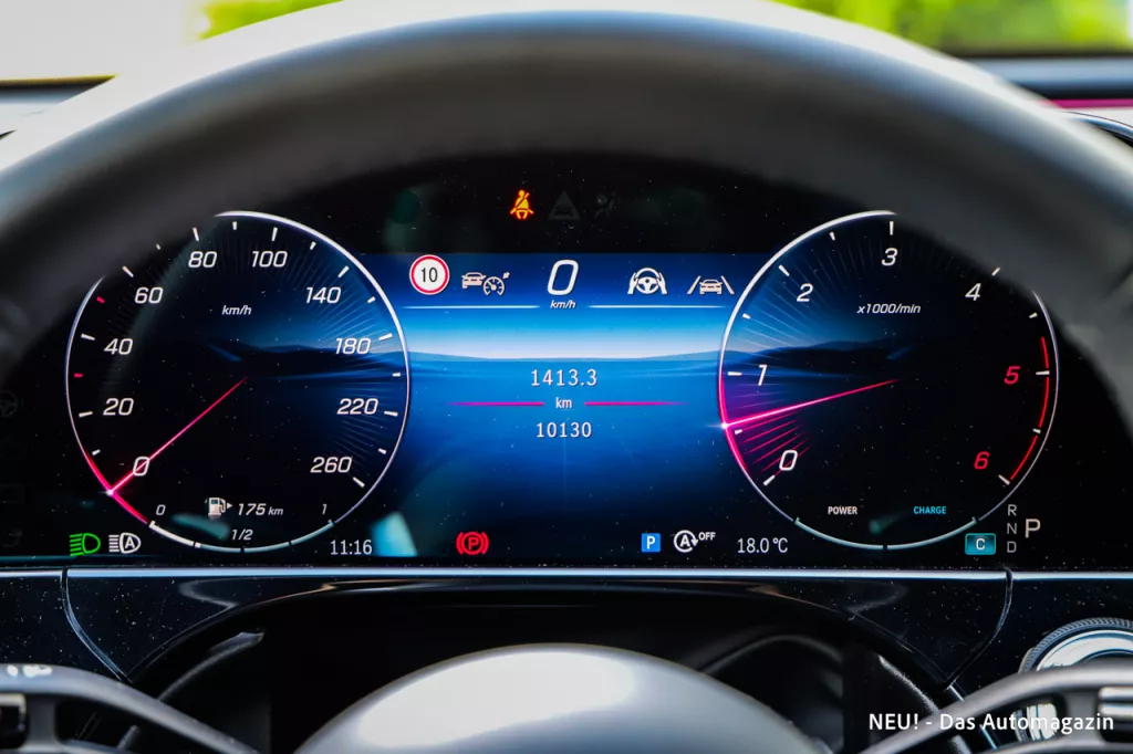E-Klasse 2025 3D-Fahrerdisplay