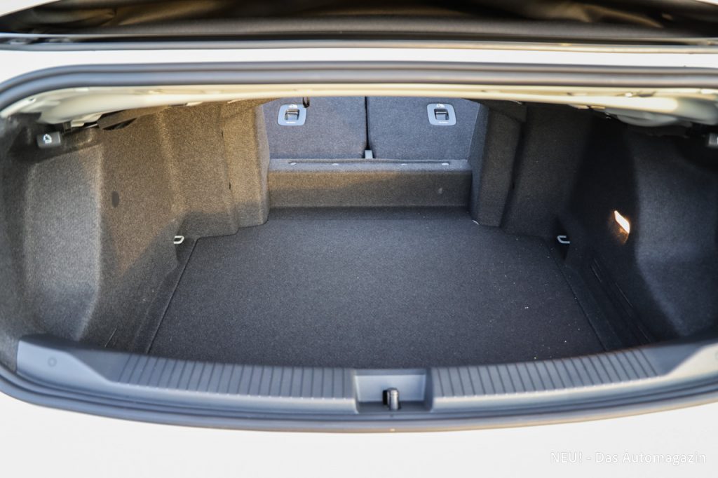 VW T-Roc Cabrio Durchreiche