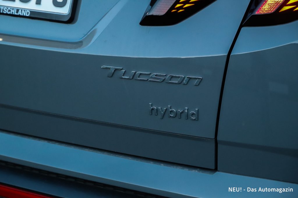 Tucson Hybrid Schriftzug