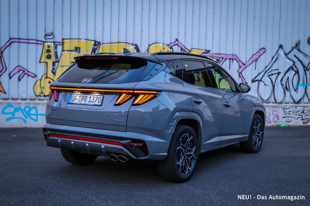 Hyundai Tucson Hybrid rear