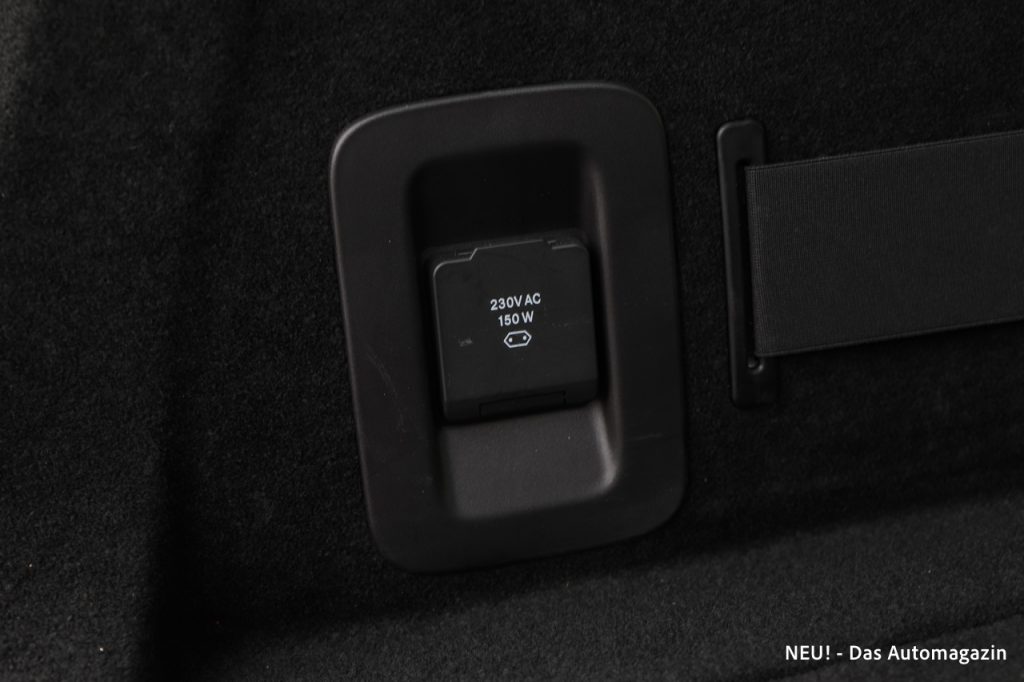Maserati Grecale Trofeo 230-Volt-Steckdose