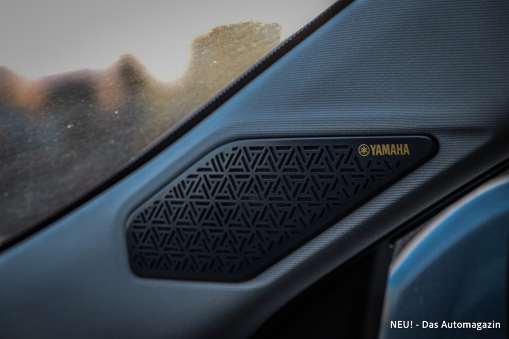 Mitsubishi Outlander Yamaha Soundsystem