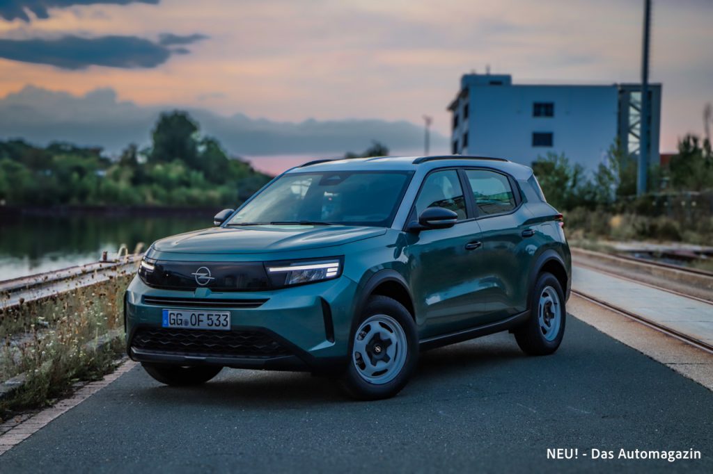 Opel Frontera Hybrid schräg vorne