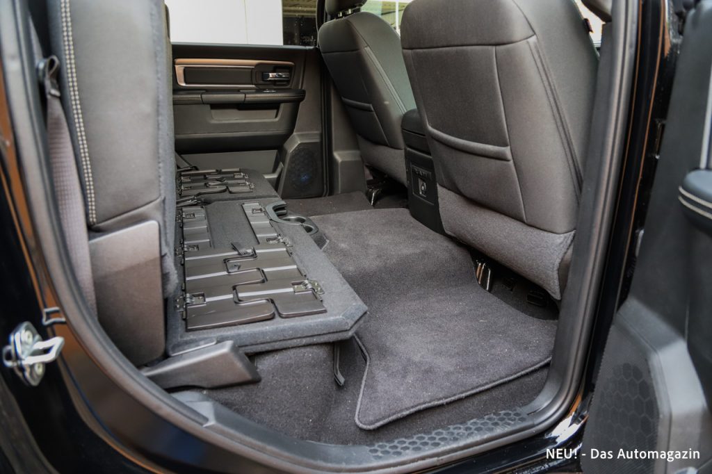 RAM 1500 Classic klappbare Rücksitze