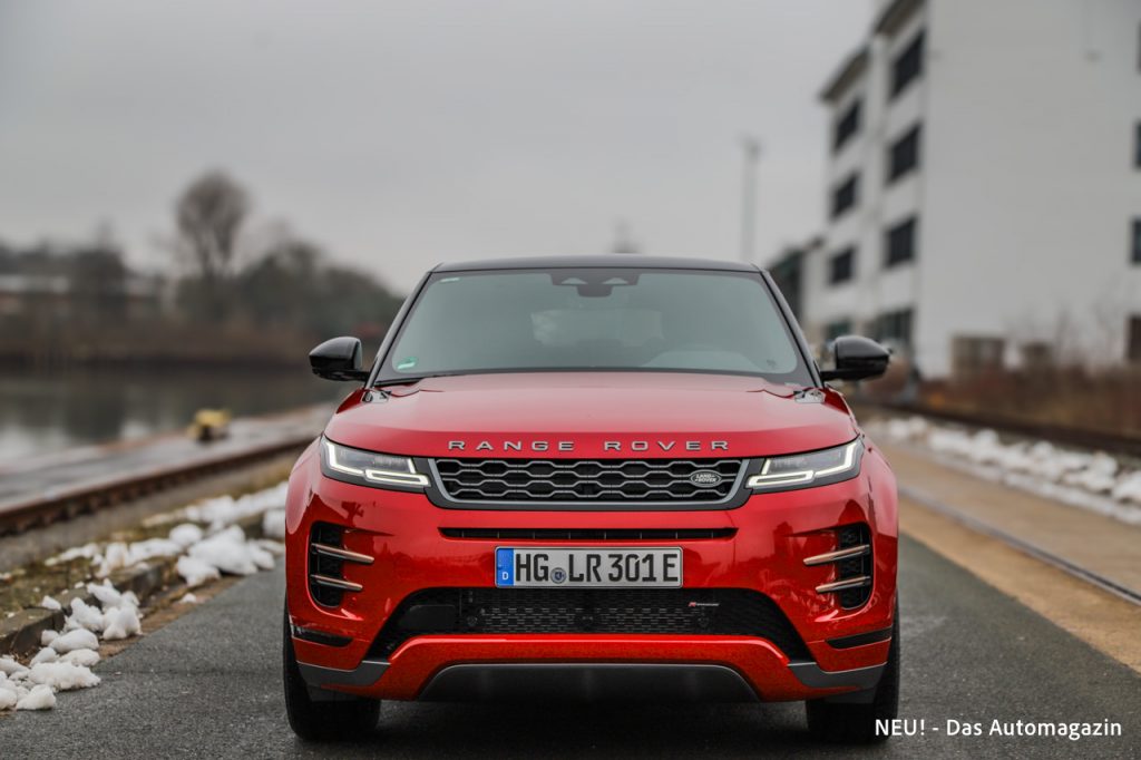 Range Rover Evoque P300e Front