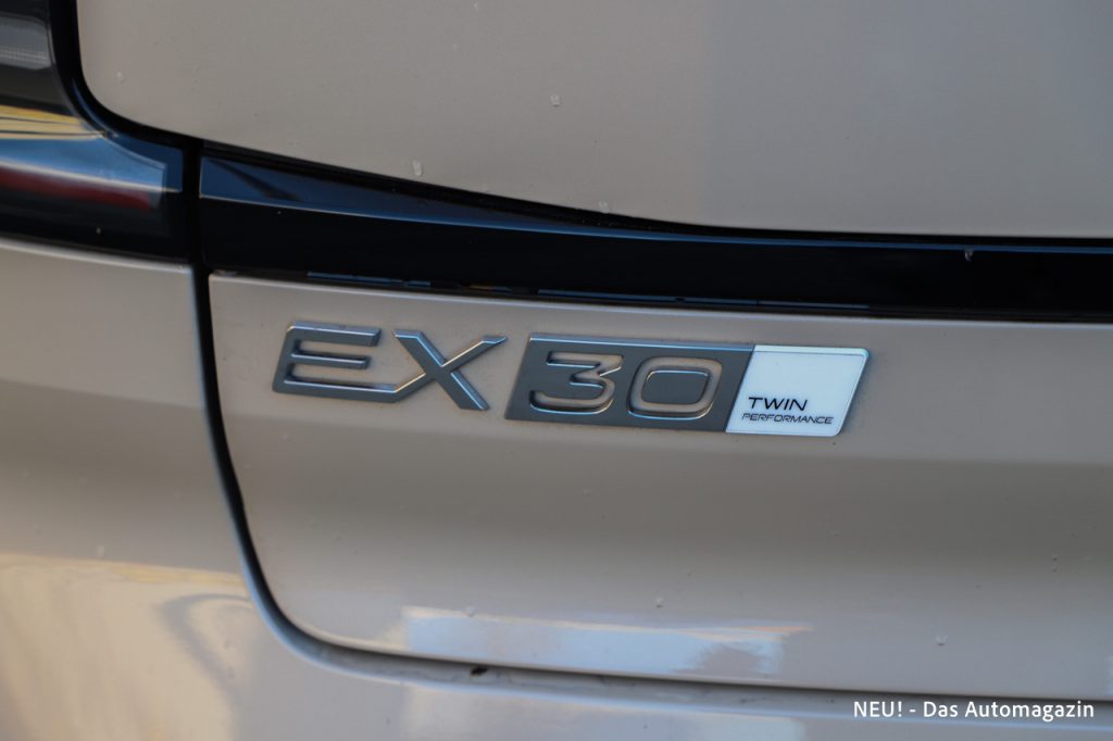EX30 Schriftzug