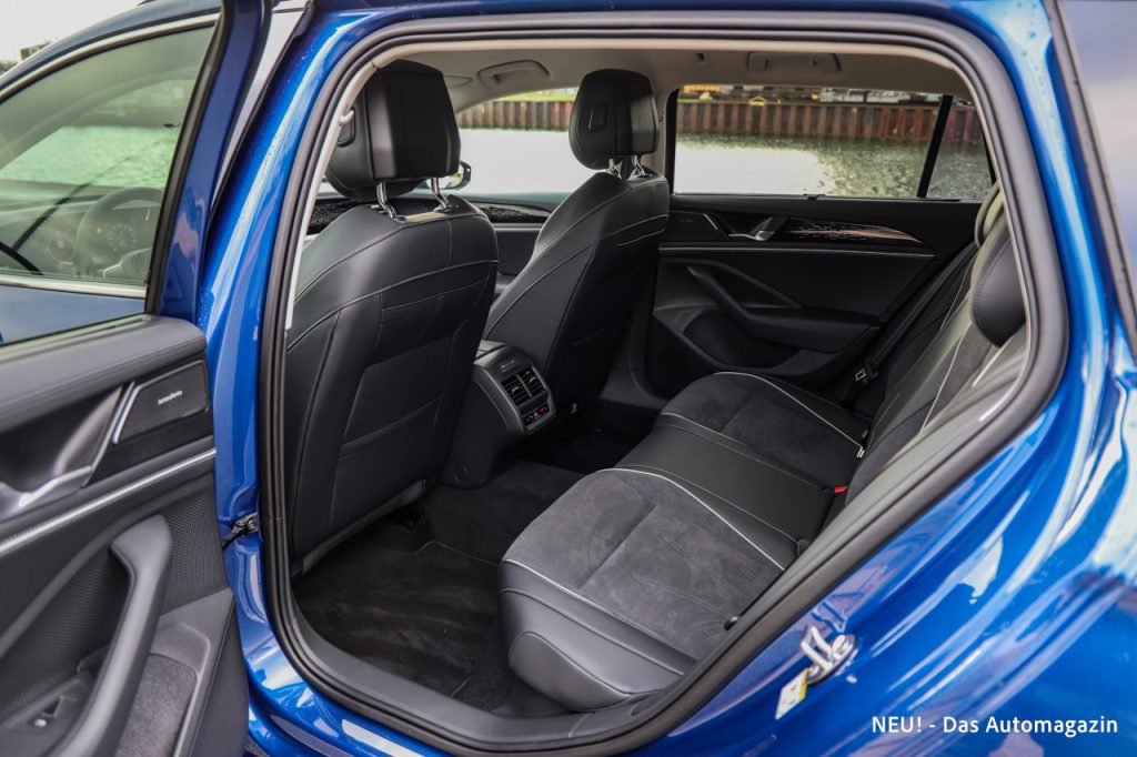 VW Passat eHybrid Fond