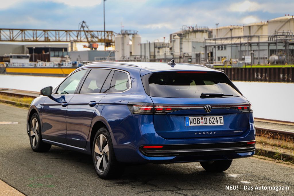 VW Passat eHybrid rear