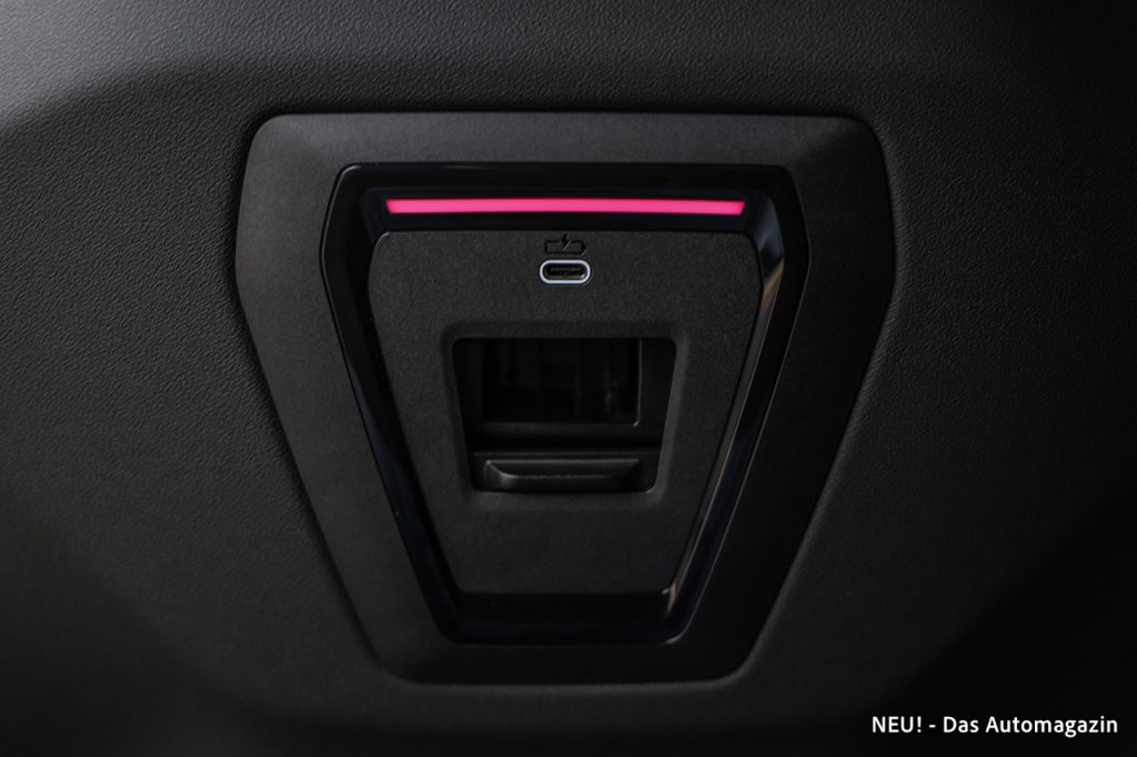 BMW 540d xDrive Touring USB Anschluss hinten