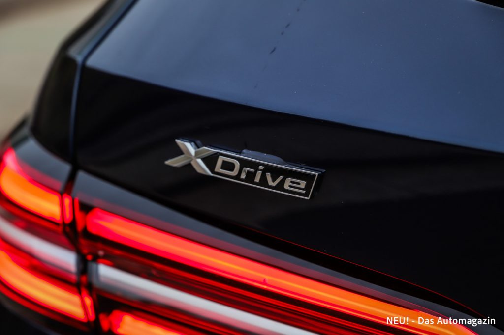 xDrive Badge