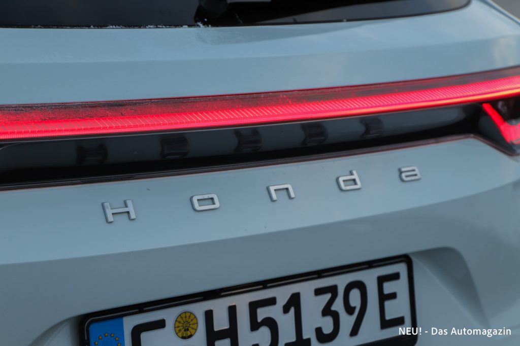 Honda e:Ny1 Schriftzug