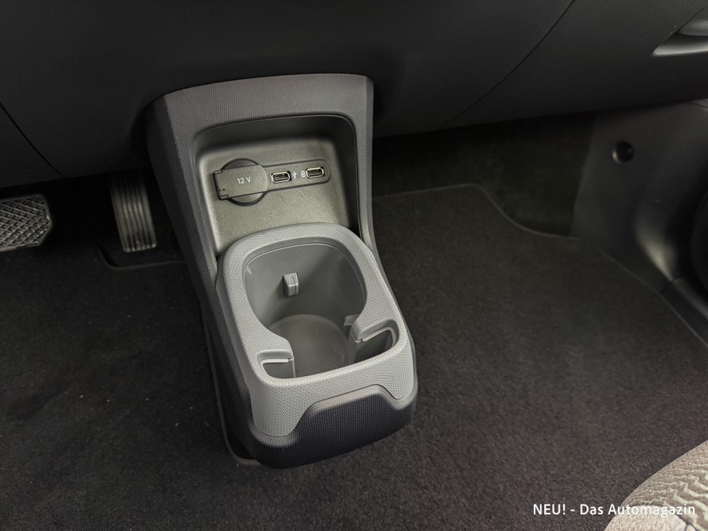 Leapmotor T03 Getränkehalter