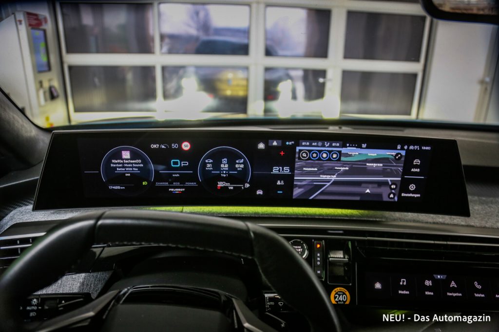 Peugeot 3008 Hybrid Panorama i-Cockpit