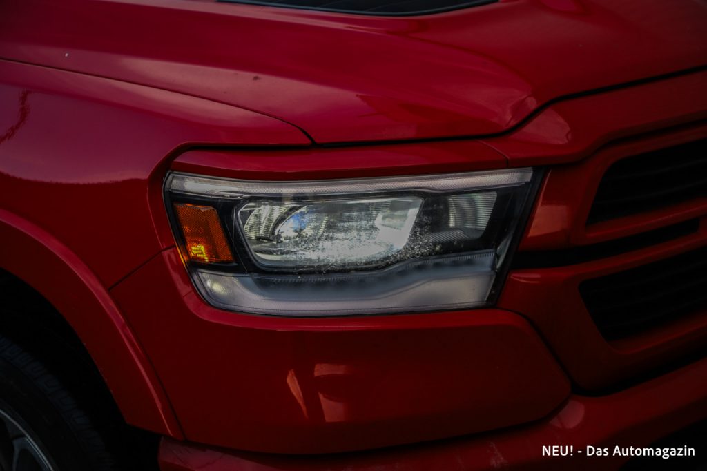 RAM 1500 Laramie Sport Scheinwerfer
