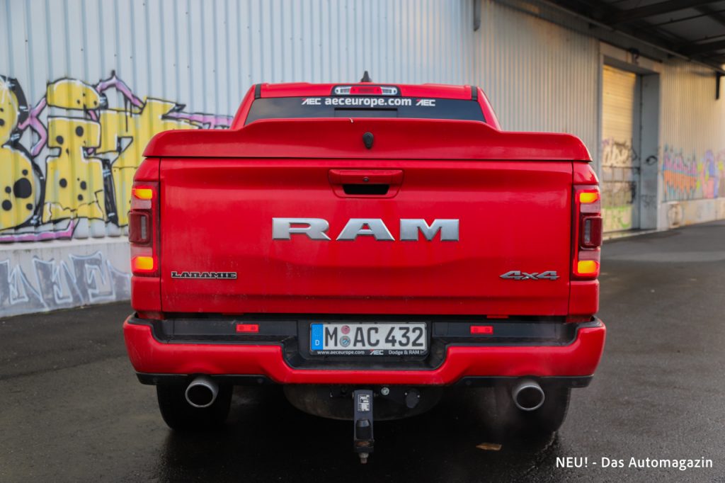 RAM 1500 Laramie Sport Heck