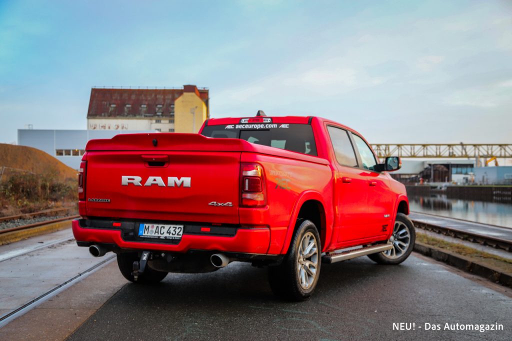 RAM 1500 Laramie Sport seitlich hinten