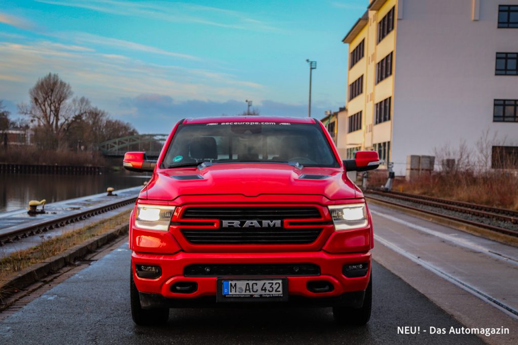 RAM 1500 Laramie Sport Front