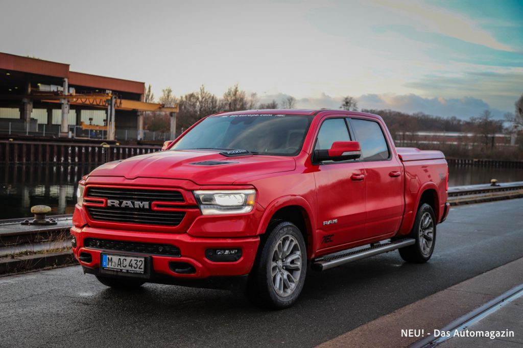 RAM 1500 Laramie Sport upfront