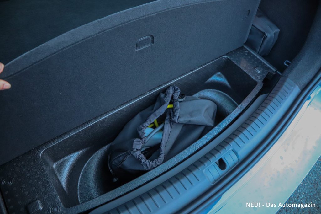 Seat Leon Sportstourer Hybrid Fach für Kabel