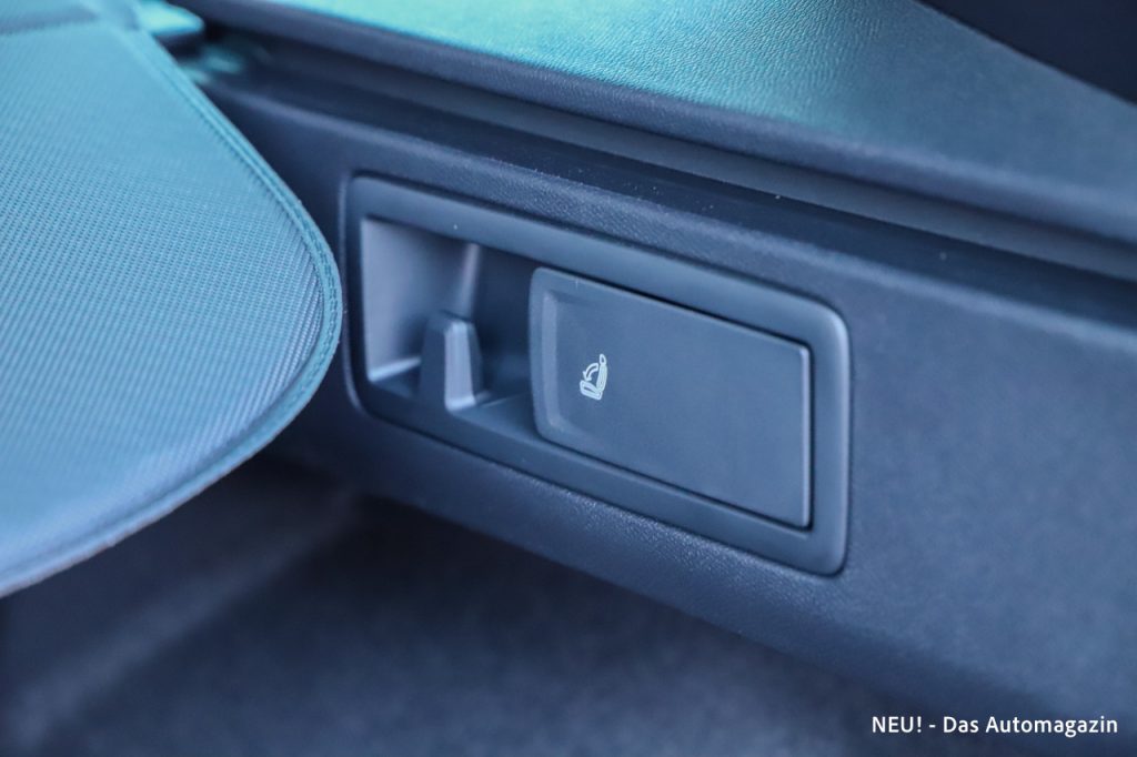 Seat Leon Sportstourer Hybrid Hebel Umklappen Rücksitzlehnen