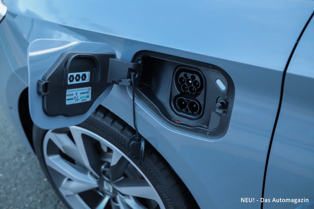 Seat Leon Sportstourer Hybrid Ladeanschluss CCS