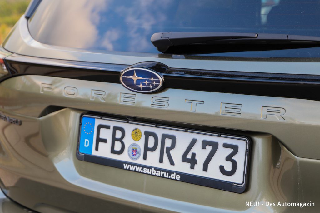 Forester Schriftzug geprägt