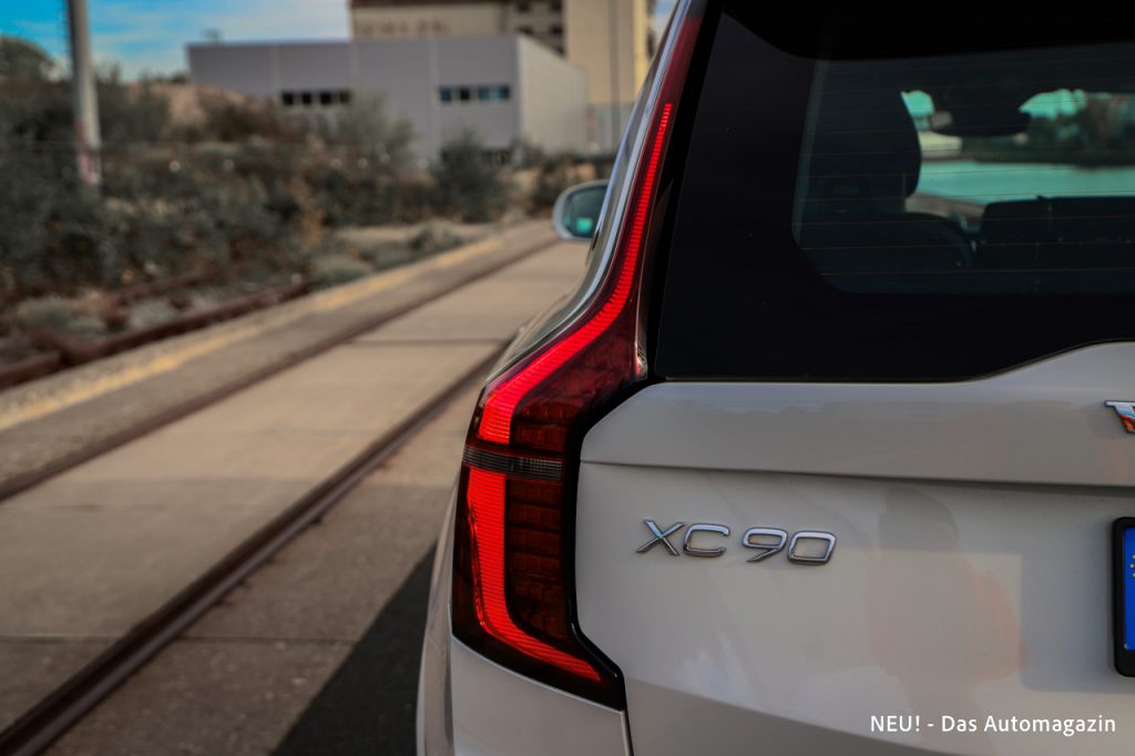 Volvo XC90 B5 Heckleuchte