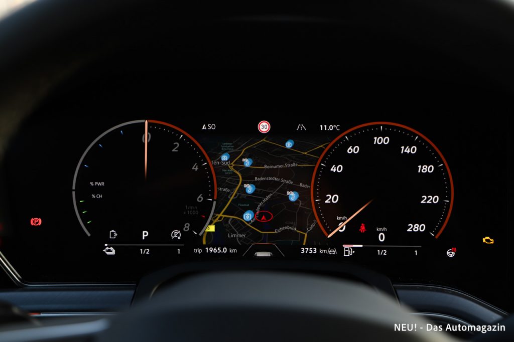 VW Touareg R Facelift Tacho