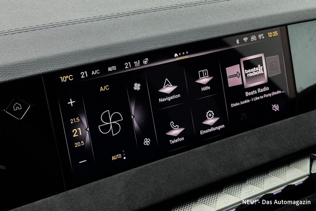 DS No.4 E-Tense Zentralbildschirm