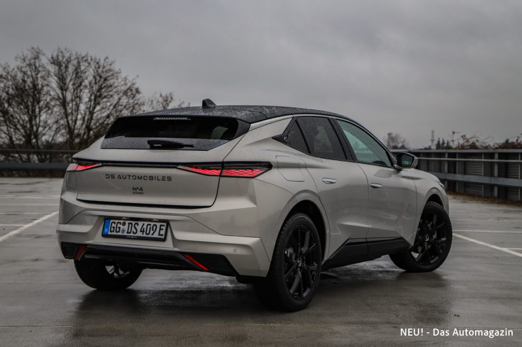 DS No.4 E-Tense rear