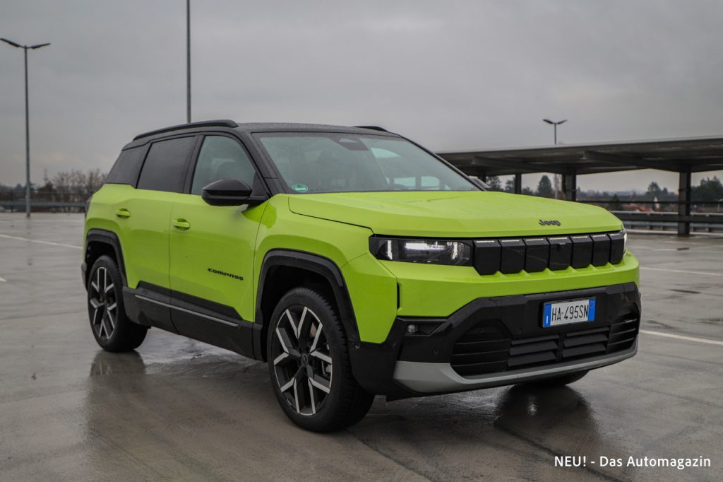 Jeep Compass Elektro schräg vorne