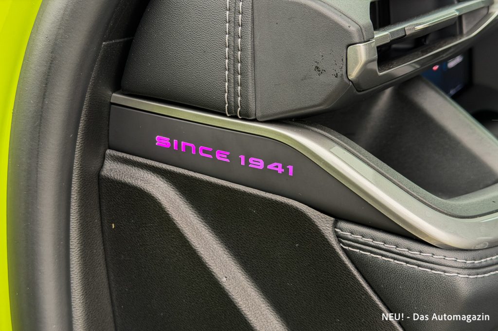 Since 1941 Schriftzug beleuchtet