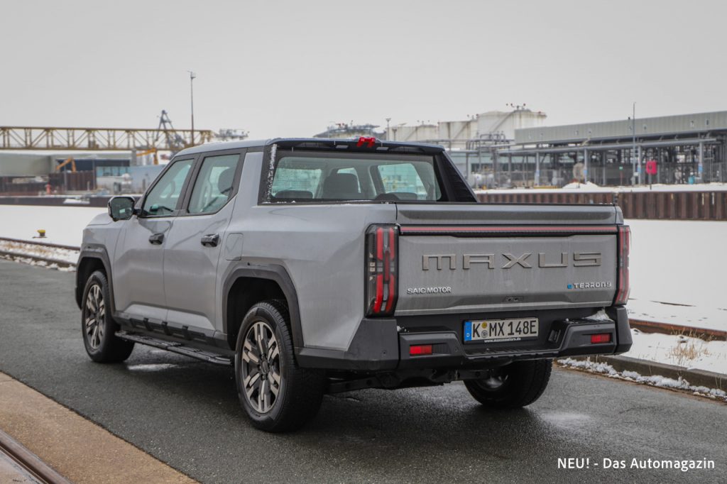 Maxus eTerron 9 schräg hinten